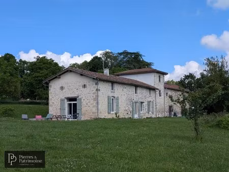 maison en pierre rénovée avec dépendance et vue campagne proche nérac
