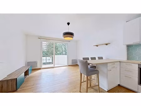 location appartement 2 pièces 46 m² à lyon 7 (69007)