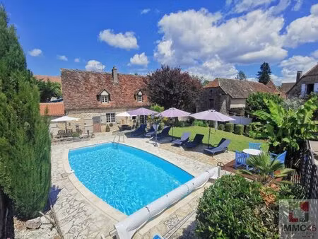maison rénovée 3 chambres avec piscine et dépendance