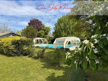 maison en pierre rénovée - 163m² - piscine couverte & chauffée - jardin paysager 2043m² -
