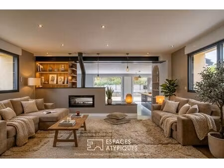 maison familiale aux beaux volumes et son jardin intimiste