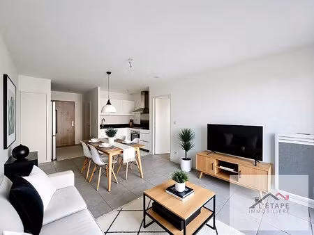 appartement récent 45 m² avec terrasse  1 chambre  bourg-sous-la-roche