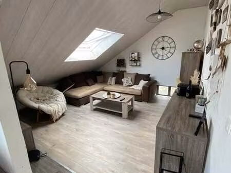 appartement récent à louer   6890 ochamps