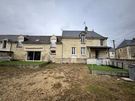 ensemble immobilier composé de deux gîtes situés sur la commune de savigny-en-véron