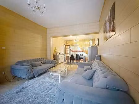 superbe et spacieuse maison 5 chambres + cour.