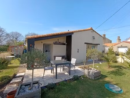 maison sainte flaive des loups