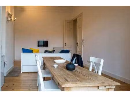 très bel appartement dans un vieil hôtel de maître