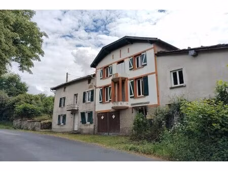 ensemble immobilier à rénover avec 1.6ha
