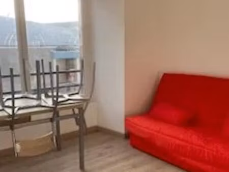 studio meublé partaitement rénové