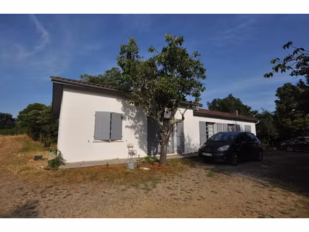 vente villa 4 pièces 84 m² à haux (33550)  215 250 €