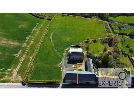 ensemble immobilier sur une parcelle de plus de 2 hectares