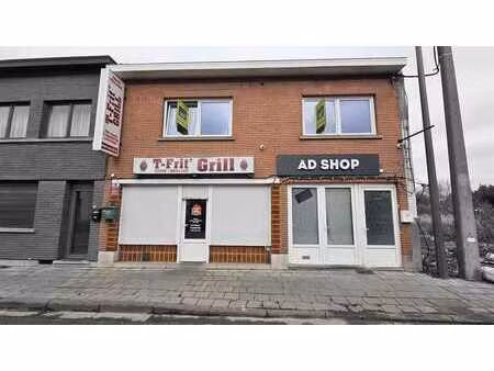 deux surfaces commerciales + possib. appartement