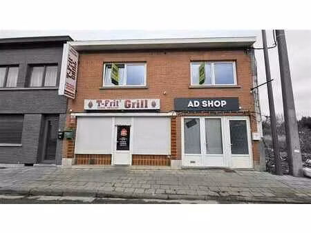 deux surfaces commerciales + possib. appartement