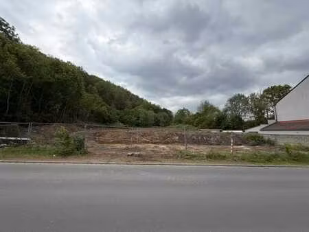 terrain a batir de +/- 2600 m²