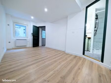 maison de village rénovée – 59 m² – 3 chambres – rue calme – saint-chinian