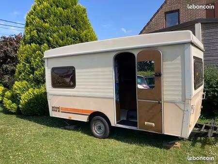 recherche hivernage petite caravane