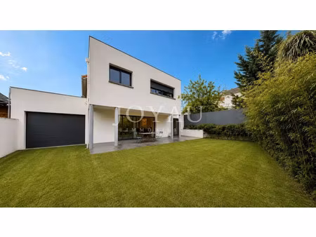 maison de luxe à vendre dans le quartier côte pavée-l hers-la terrasse
