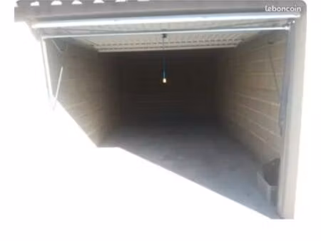 garage/box/garde meuble