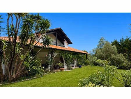 maison de luxe à vendre à urrugne