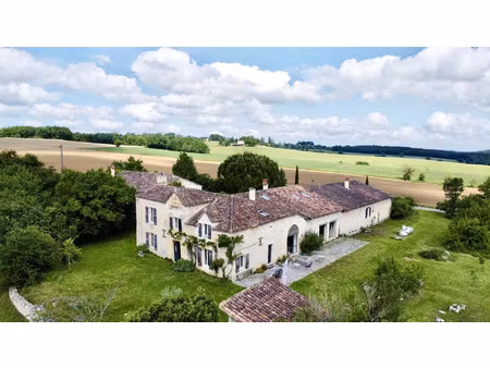 maison de luxe à vendre dans le quartier est