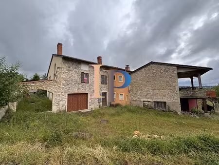entre charlieu et la clayette
