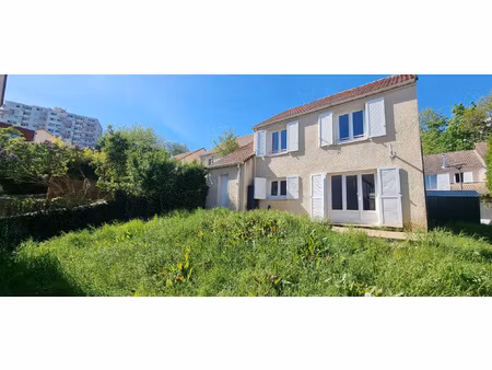 maison familiale au calme dans un quartier recherché de laxo