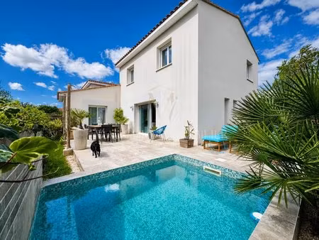 maison moderne 4 chambres avec piscine à candillargues