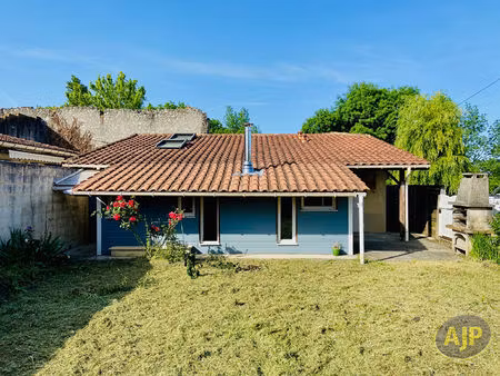 lesparre - maison t2 sur 638m2 de terrain