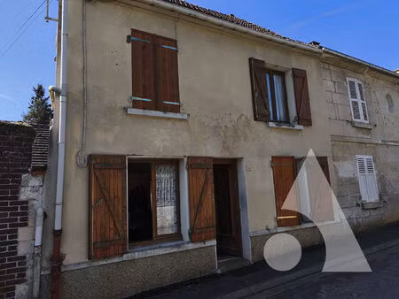 maison 2 chambres avec travaux proche crepy - jardin