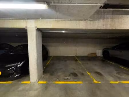 woluwe-saint-lambert - emplacement de parking - parking inté
