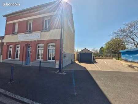 immeuble 10 pièces 170 m²