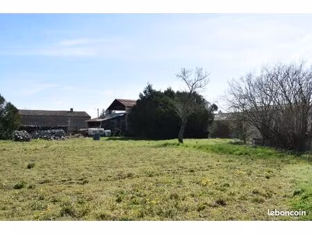 terrain 786 m² la crèche