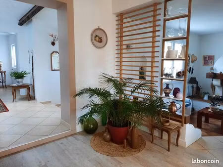 villa 6 pièces 180 m²