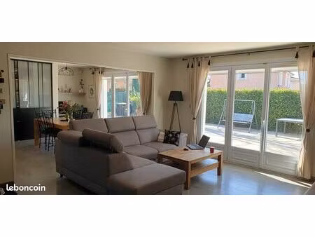 villa proximité centre village
