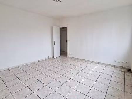 appartement 52m² stains - maxime gorki - refait - dispo immédiatement