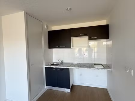 louer appartement t2 en copropriété avec balcon et parking