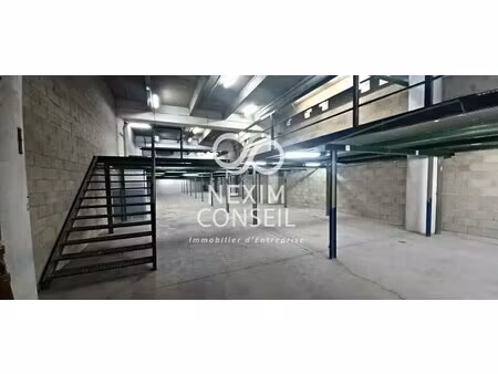 location local d'activités 602 m²