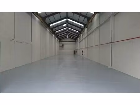 location local d’activités épinay-sur-seine 93800 688m²