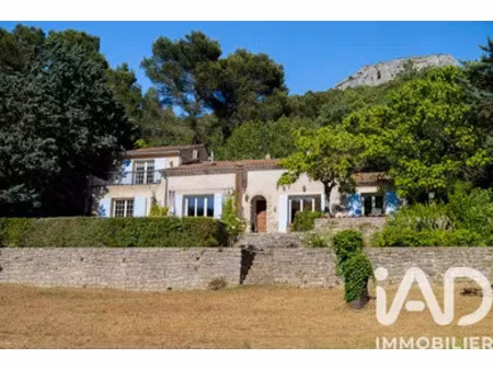 maison traditionnelle à fontaine-de-vaucluse (84800)