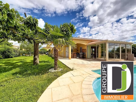 maison plain-pied sur 1075 m2 de terrain  piscine