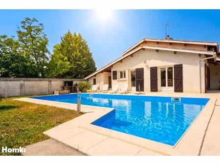 maison/villa t4 de 142 m2 + t2 indépendant de 20 m2 à saint-médard-en-jalles 33160