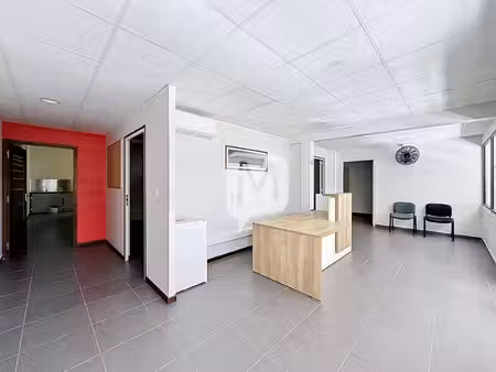 dpt guyane  à louer cayenne local/bureau de 178 m2 au 1er étage