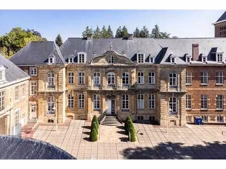 bureau de 599 m² à proximité du r0 et de l’e40