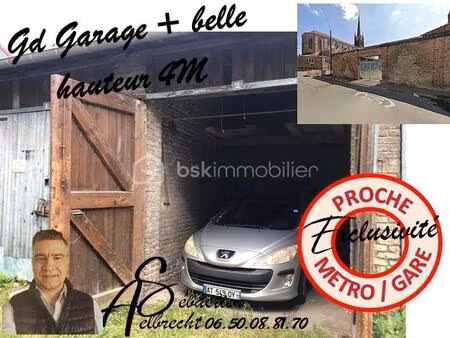 tres grand garage avec belle hauteur jusqu a 4m