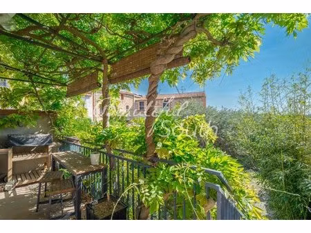 maison de village de caractère avec terrasse  jardin et garage  canohes