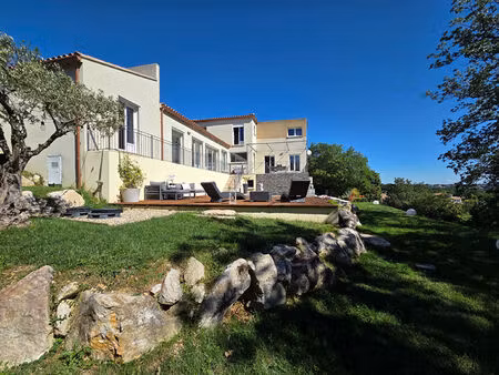 villa rochefort du gard 9 pièce(s) 305.80 m2 parcelle 1520m² avec garage et piscine