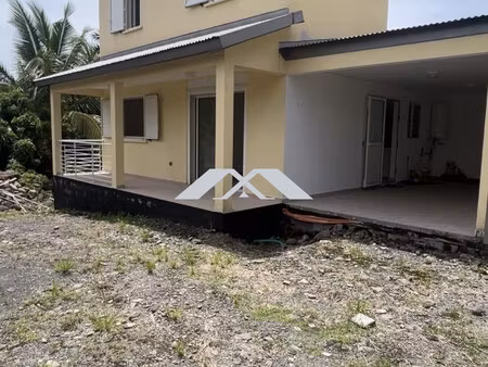 maison neuve f4 sainte-anne
