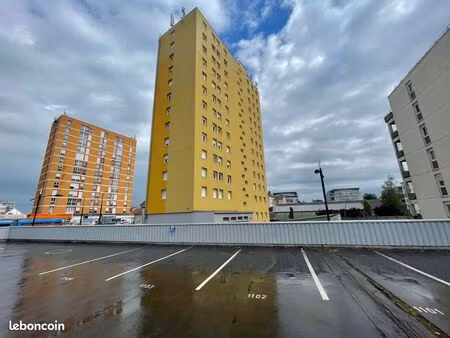 parking/box 12 m² reims