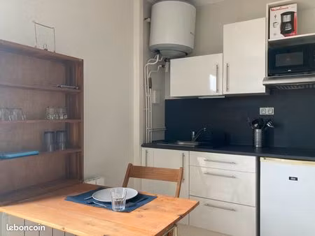 joli studio proche commerces et hôpital
