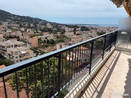 a louer au cannet centre - 2 pièces de 50 m2 entièrement rénové avec très belle vue